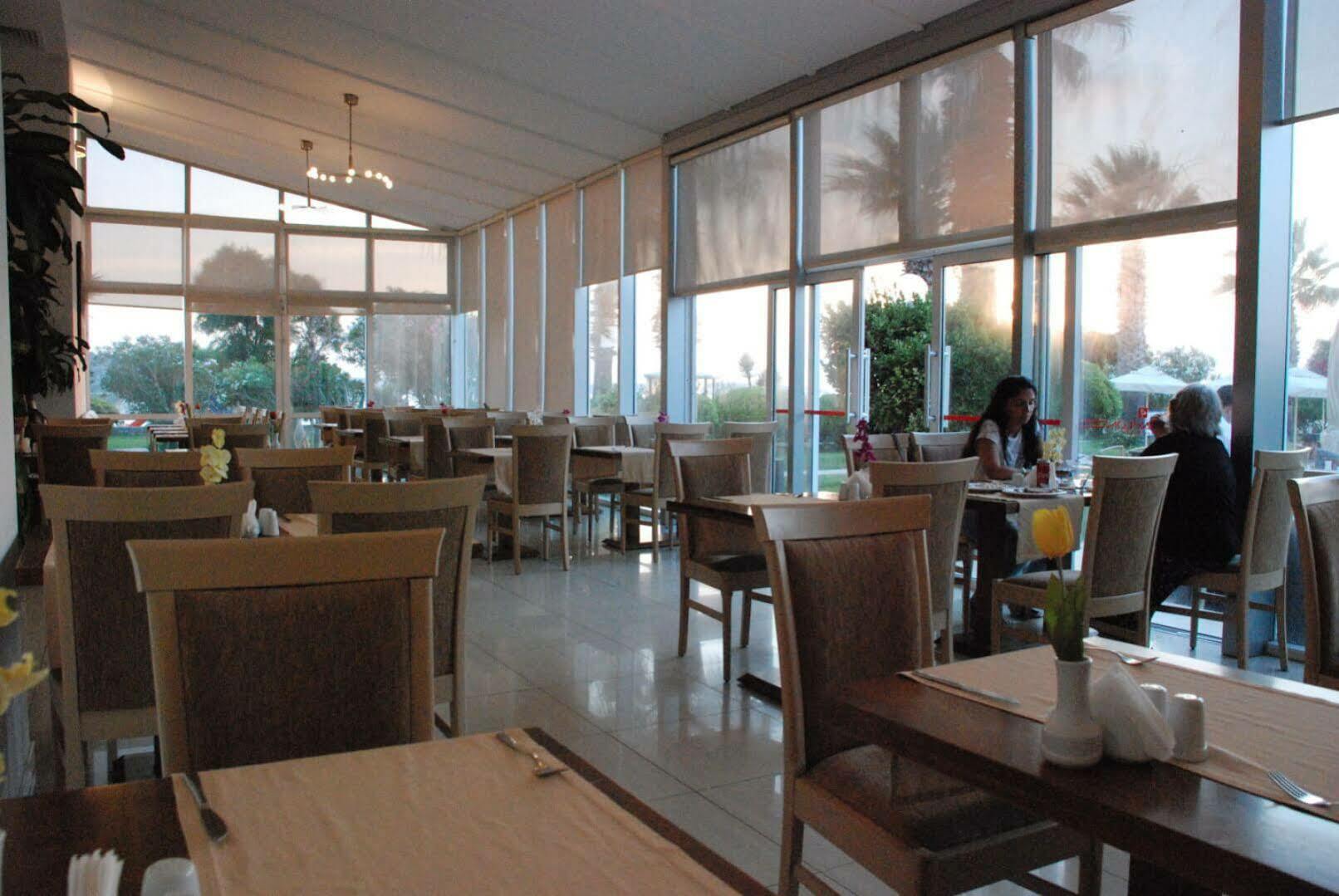 Babaylon Hotel Çeşme Exterior foto