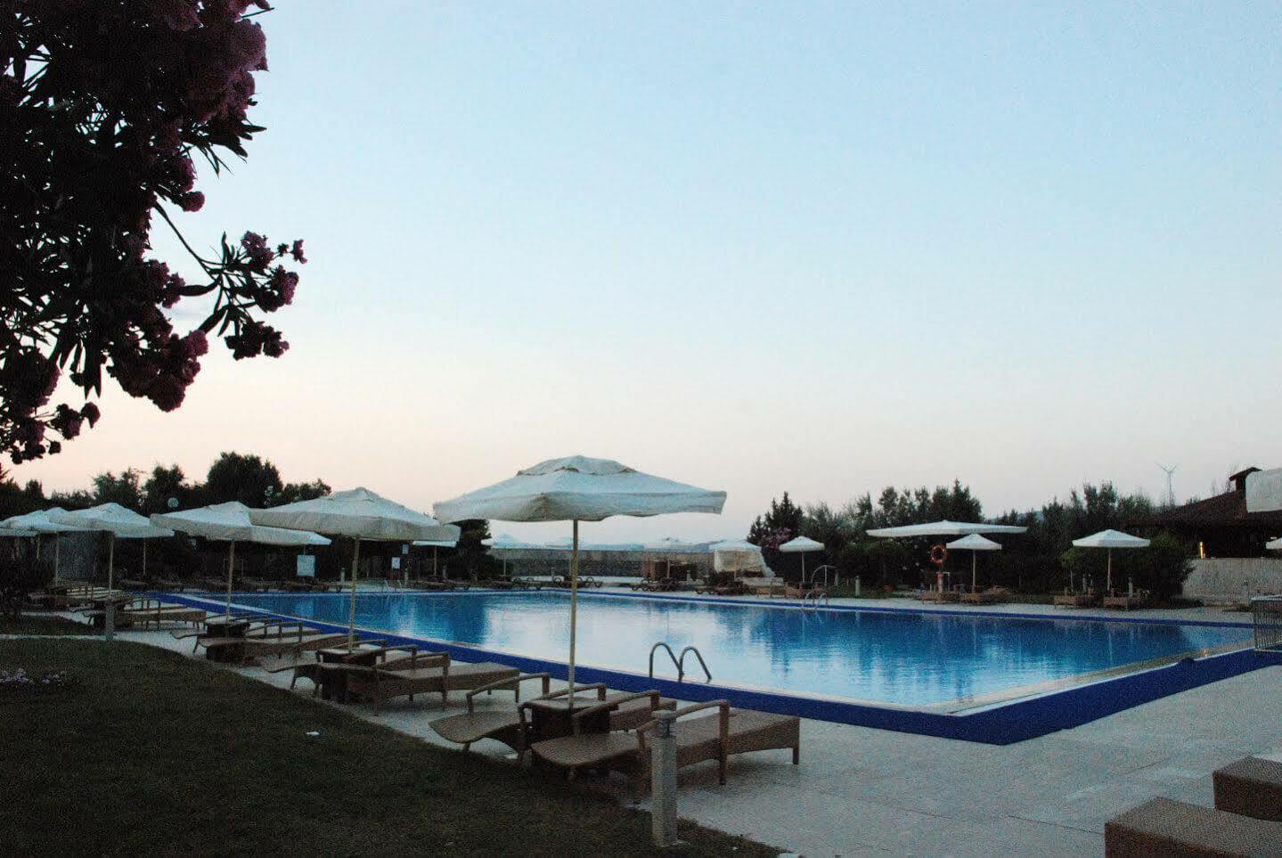 Babaylon Hotel Çeşme Exterior foto